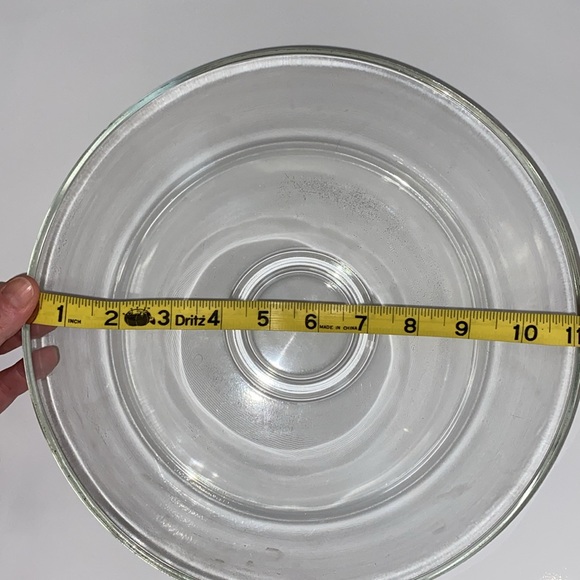 BEAUTIFUL Chip or Bread Serving Bowl with Ridge for Dip Bowl - Picture 2 of 3